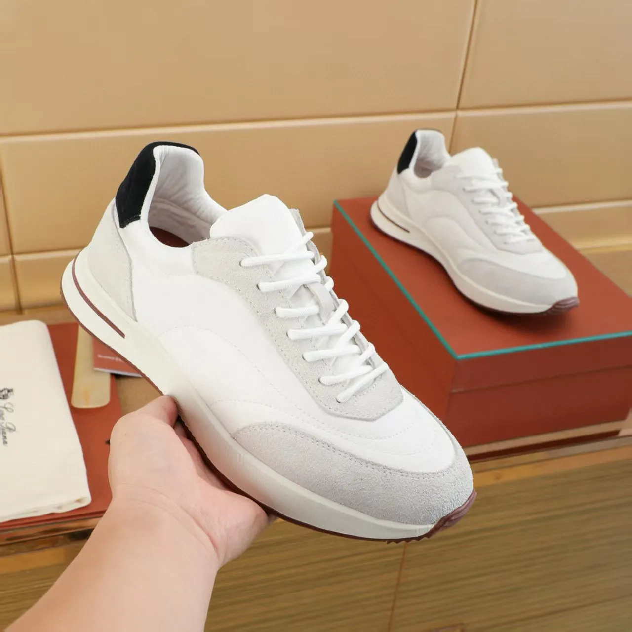 Factory price: 460💰Loro Piana niche classic jogging shoes, men's lace-up casual shoes and sneakers, high-quality lightweight and comfortable fabrics, suitable for outdoor leisure, the color scheme is young and energetic, and it looks great with sportswear or casual suits! Size: 38-44 (45. Customized)